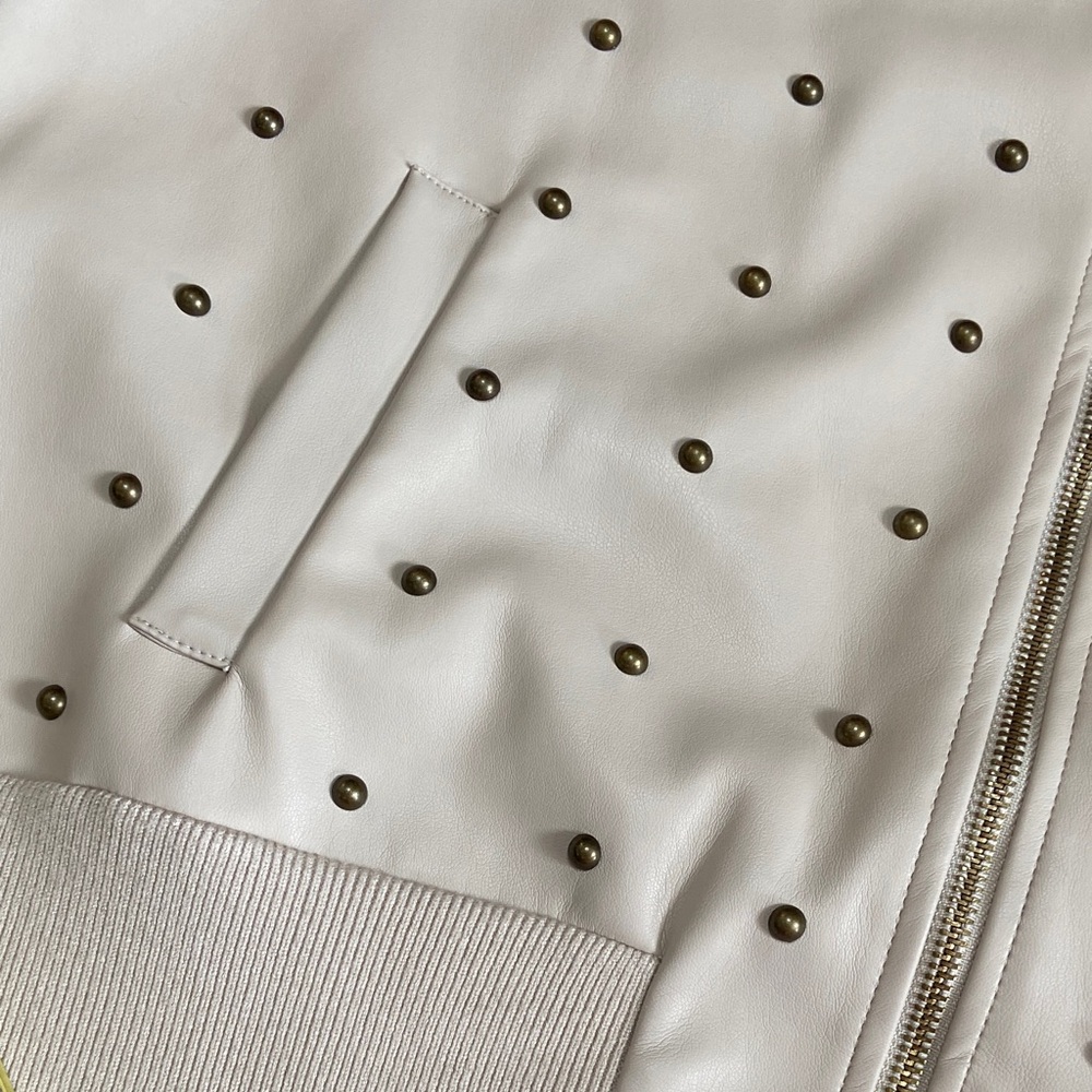 Sioni Light Beige Bomber Jacket Sweater with Metallic Details - Picture 14 of 15